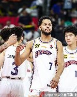 开云体育下载-被缠得很难受！哈维半场9中4拿到13分2断 罚球6中3&amp;出现3失误