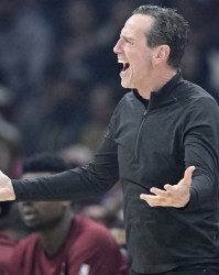 开云体育下载-阿特金森：魔术在禁区24中20还有37次罚球 我们这种防守不可能赢