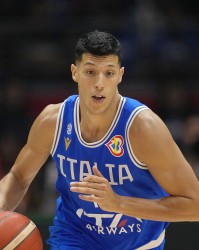 开云体育APP-意大利队内唯一NBA球员丰泰基奥手感冰凉，11投1中仅得4分5板3断，曾连续10次出手未中