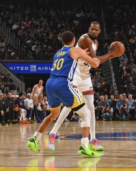 詹姆斯：有几人只要出手你觉得就会进 KD&amp;库里&amp;SGA&amp;小卡在列