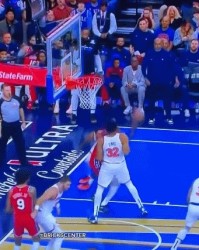 开云体育APP-恩比德赛季首战整活不断 奥尼尔：他这样终生无冠